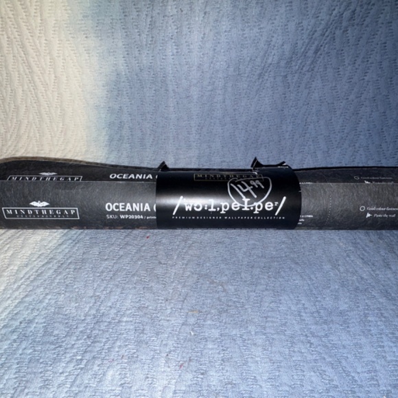 Anthropologie Mind the Gap Oceania Wallpaper - Picture 2 of 4